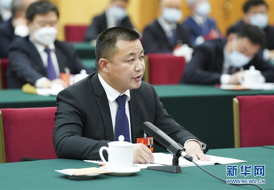 （新華全媒頭條·圖文互動(dòng)）（11）從人民中汲取磅礴力量——習(xí)近平總書(shū)記同出席2020年全國(guó)兩會(huì)人大代表、政協(xié)委員共商國(guó)是紀(jì)實(shí)