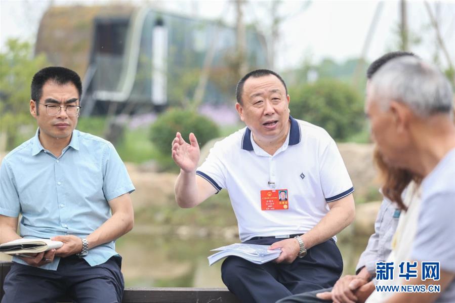 （新華全媒頭條·兩會精神看落實·圖文互動）（2）整體謀劃、系統(tǒng)升級、全面提升——落實全國兩會精神織牢織密公共衛(wèi)生防護網(wǎng)