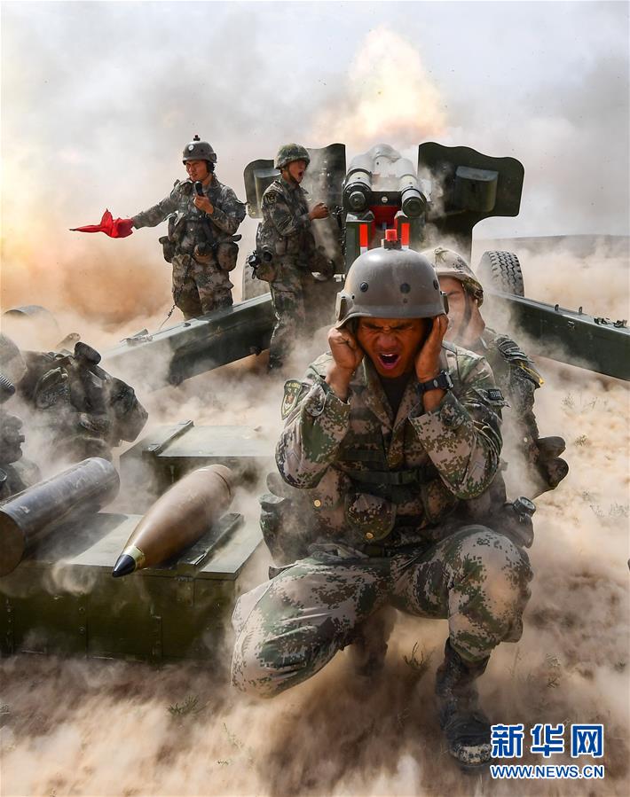 （新華全媒頭條·圖文互動(dòng)）（9）沿著中國(guó)特色強(qiáng)軍之路闊步前進(jìn)——黨中央、中央軍委領(lǐng)導(dǎo)推進(jìn)國(guó)防和軍隊(duì)建設(shè)70年紀(jì)實(shí)