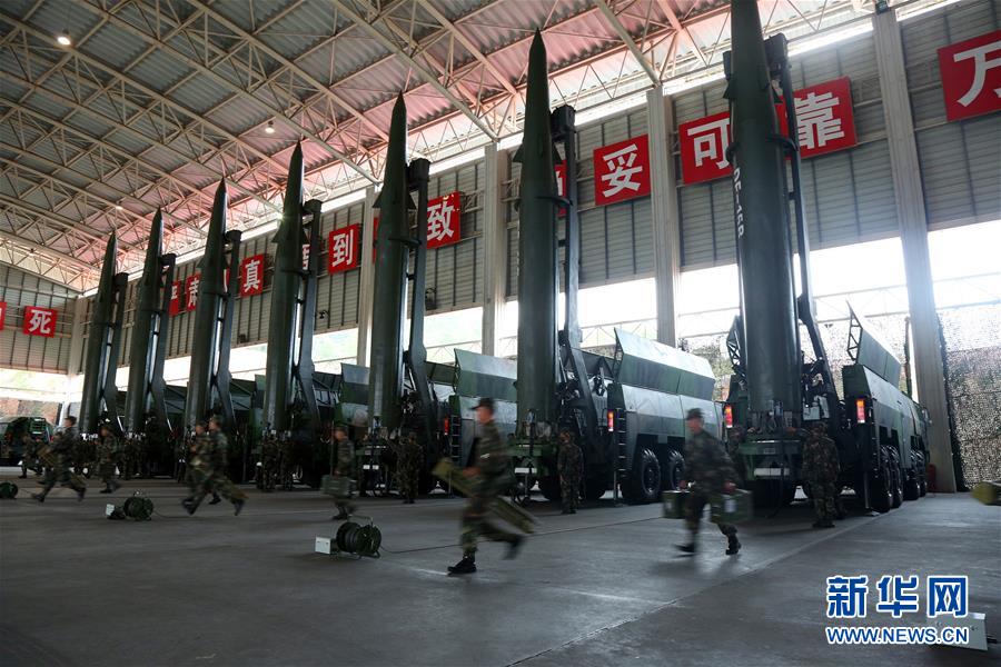 （新華全媒頭條·圖文互動(dòng)）（11）沿著中國(guó)特色強(qiáng)軍之路闊步前進(jìn)——黨中央、中央軍委領(lǐng)導(dǎo)推進(jìn)國(guó)防和軍隊(duì)建設(shè)70年紀(jì)實(shí)