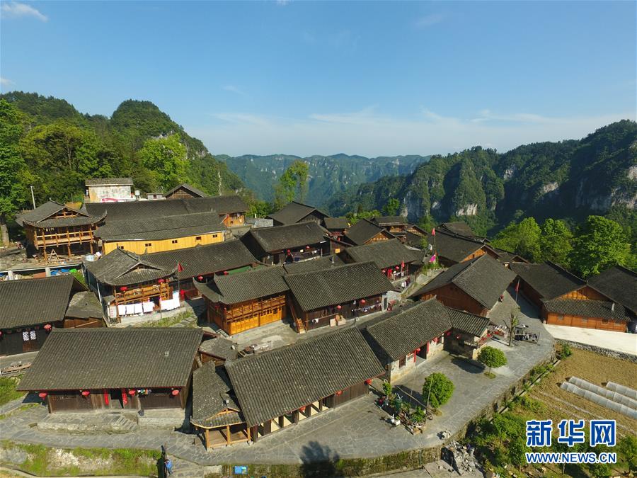 （新華全媒頭條·圖文互動(dòng)）（6）初夏，循著總書記的腳步探訪產(chǎn)業(yè)扶貧新事