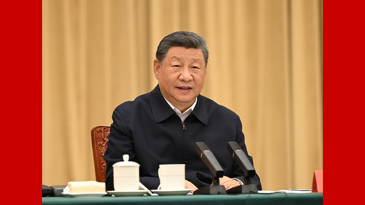 習(xí)近平聽取新疆維吾爾自治區(qū)黨委和政府工作匯報并發(fā)表重要講話