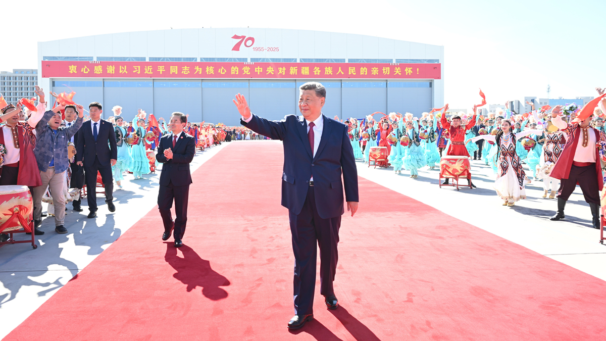 習(xí)近平在出席新疆維吾爾自治區(qū)成立70周年慶?；顒雍蠓祷乇本?></a></div> <div   id=