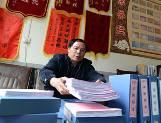 “一離開群眾，內(nèi)心就感到孤獨(dú)”——記“鄉(xiāng)村判官”楊斌圣