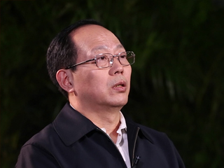 如何發(fā)展壯大體育產(chǎn)業(yè)？