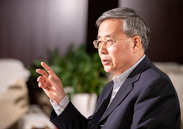 爭(zhēng)取三年以后，銀行業(yè)對(duì)民營(yíng)企業(yè)的貸款占新增公司類(lèi)貸款的比例不低于50%