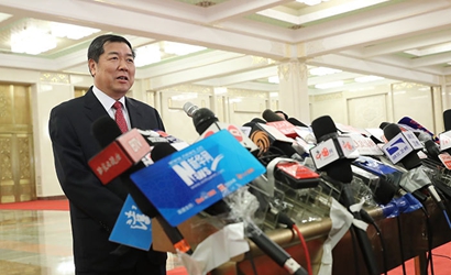何立峰：2016年實現(xiàn)了穩(wěn)增長、穩(wěn)就業(yè)