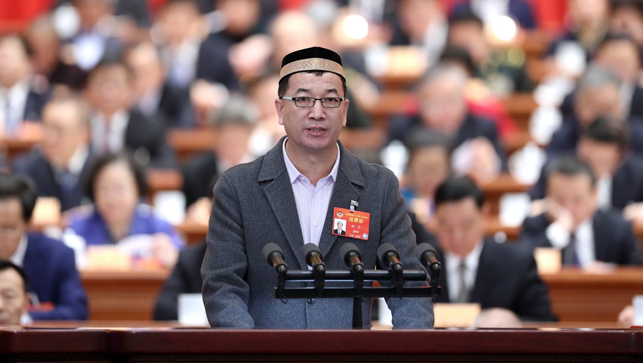 新疆維吾爾自治區(qū)呼圖壁縣政協(xié)副主席、伊斯蘭教協(xié)會會長，呼圖壁縣城鎮(zhèn)陜西寺阿訇 楊杰