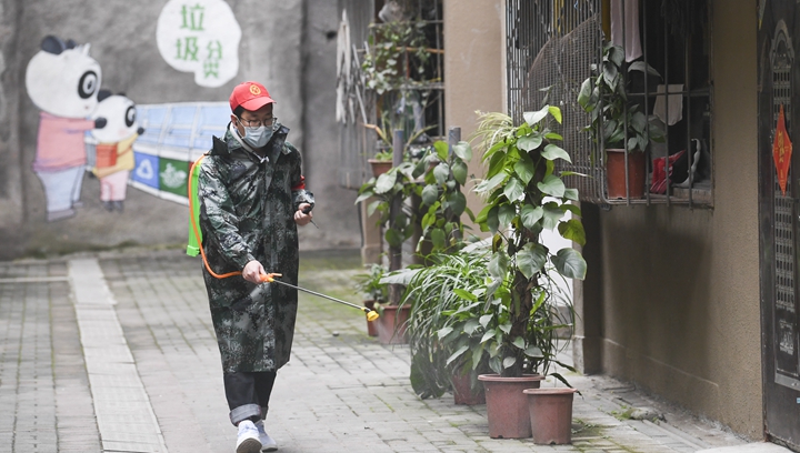 辛識(shí)平：致敬！按下“快進(jìn)鍵”的平凡英雄