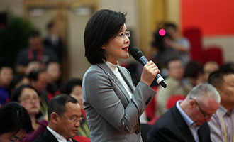 中央電視臺、中國網(wǎng)絡(luò)電視臺記者提問