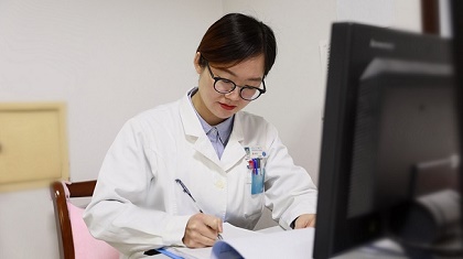 有才！這位女醫(yī)生自創(chuàng)說唱視頻，讓科普更“接地氣”