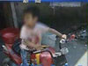 司機(jī)太??！3歲幼童駕"車"上路找媽媽