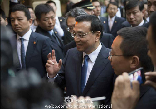 李克強(qiáng)：在非中企了解當(dāng)?shù)匚幕拍茉「?。圖片來源：“新國(guó)際”微博。