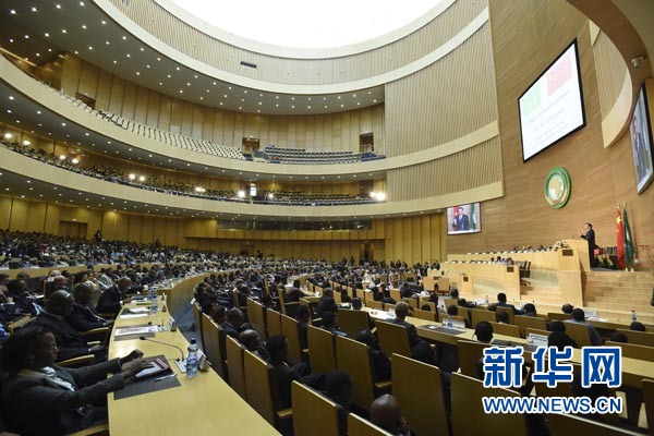  5月5日，中國國務(wù)院總理李克強(qiáng)在位于亞的斯亞貝巴的非洲聯(lián)盟總部發(fā)表題為《開創(chuàng)中非合作更加美好的未來》的演講。 新華社記者 李學(xué)仁 攝 