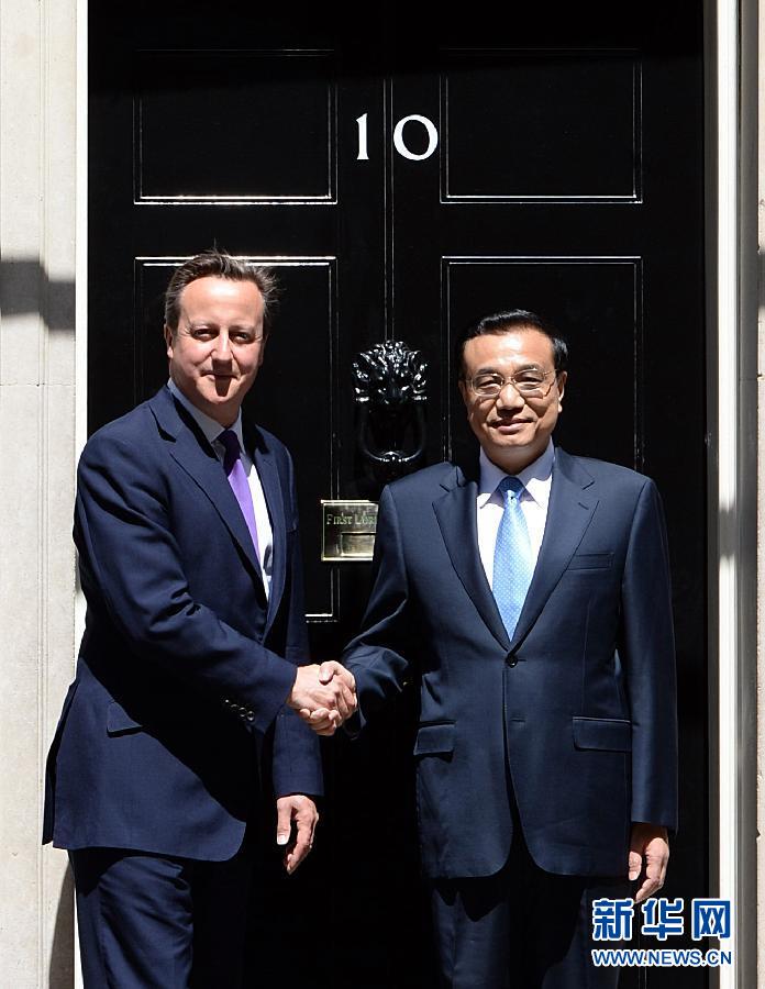 6月17日，國務(wù)院總理李克強在倫敦唐寧街10號首相府同英國首相卡梅倫舉行中英總理年度會晤。新華社記者 李濤 攝