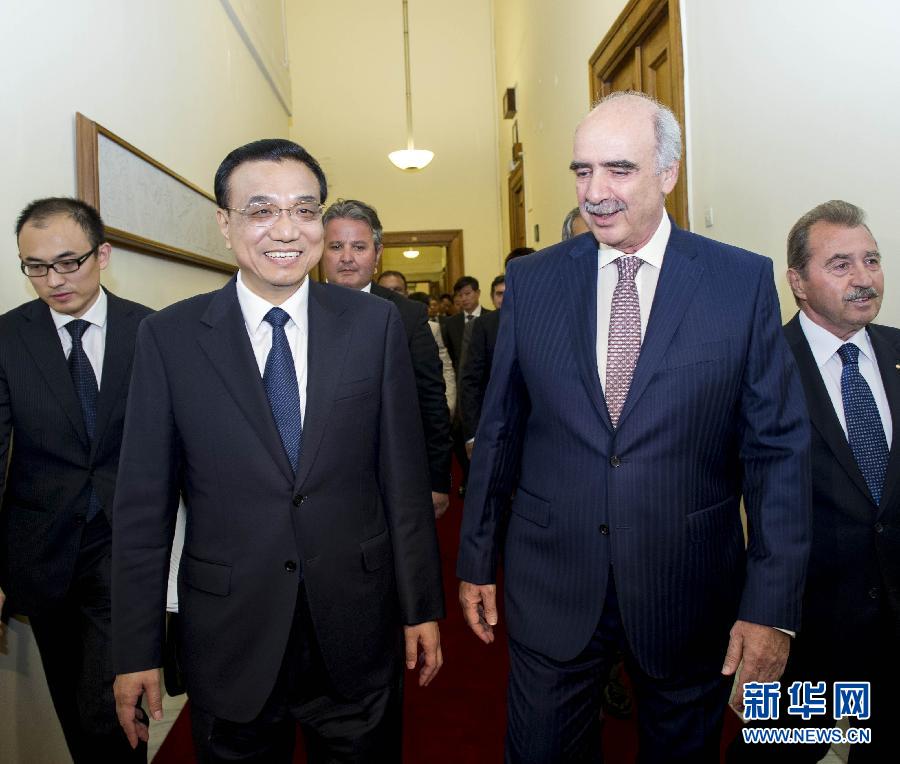 6月19日，國務(wù)院總理李克強(qiáng)在希臘議會大廈會見希臘議長米馬拉基斯。新華社記者 王曄 攝