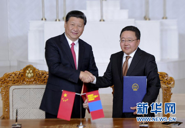 8月21日，國家主席習(xí)近平在烏蘭巴托同蒙古國總統(tǒng)額勒貝格道爾吉舉行會談。會談后，兩國元首共同簽署并發(fā)表《中華人民共和國和蒙古國關(guān)于建立和發(fā)展全面戰(zhàn)略伙伴關(guān)系的聯(lián)合宣言》。新華社記者 張鐸 攝