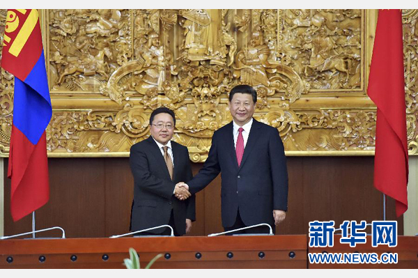 8月21日，國家主席習(xí)近平在烏蘭巴托同蒙古國總統(tǒng)額勒貝格道爾吉舉行會談。 新華社記者 李濤 攝 