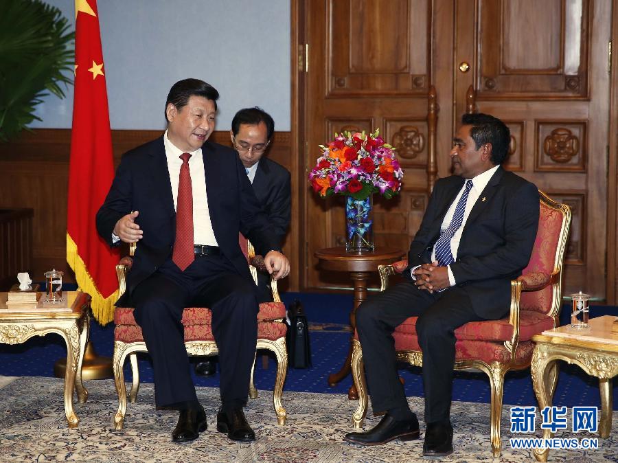 9月15日，國家主席習近平同馬爾代夫總統(tǒng)亞明在馬累舉行會談。新華社記者 鞠鵬 攝