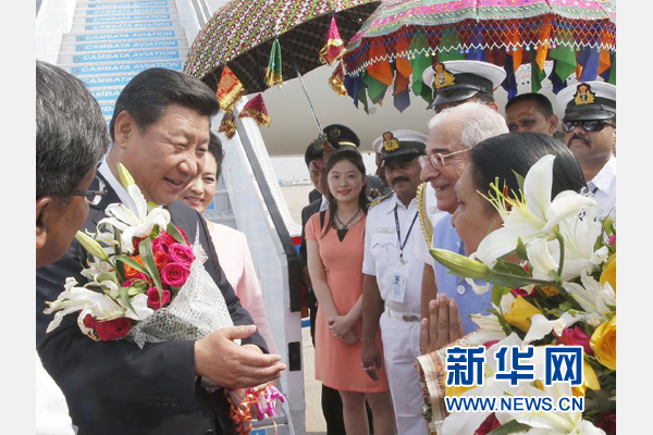 9月17日，國家主席習(xí)近平抵達(dá)古吉拉特邦艾哈邁達(dá)巴德市，開始對印度進(jìn)行國事訪問。 新華社記者 鞠鵬 攝