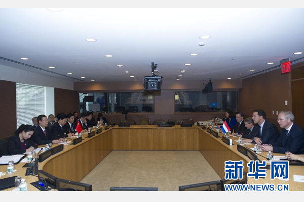 9月23日，出席聯(lián)合國(guó)氣候峰會(huì)的國(guó)家主席習(xí)近平特使、國(guó)務(wù)院副總理張高麗在紐約聯(lián)合國(guó)總部會(huì)見荷蘭首相呂特。 新華社記者 王曄 攝 