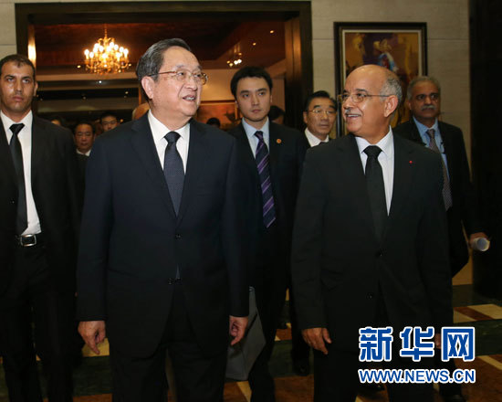 11月3日，全國政協(xié)主席俞正聲在拉巴特與摩洛哥參議長比亞迪拉進行會談。 新華社記者 劉衛(wèi)兵 攝