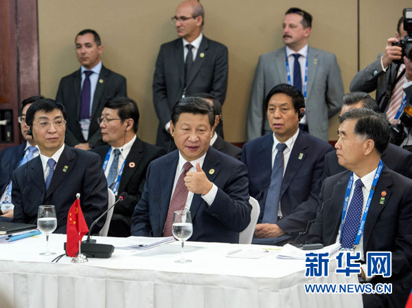 11月15日，金磚國家領(lǐng)導人非正式會晤在澳大利亞布里斯班舉行，中國國家主席習近平出席。新華社記者李學仁攝