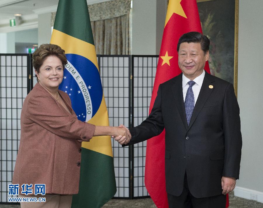 11月16日，國(guó)家主席習(xí)近平在澳大利亞布里斯班會(huì)見巴西總統(tǒng)羅塞夫。 新華社記者 馬占成 攝 