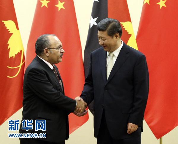 11月22日，國家主席習(xí)近平在斐濟楠迪會見巴布亞新幾內(nèi)亞總理奧尼爾。 新華社記者姚大偉攝 