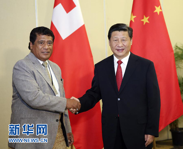 11月22日，國家主席習(xí)近平在斐濟楠迪會見湯加首相圖伊瓦卡諾。新華社記者丁林攝 