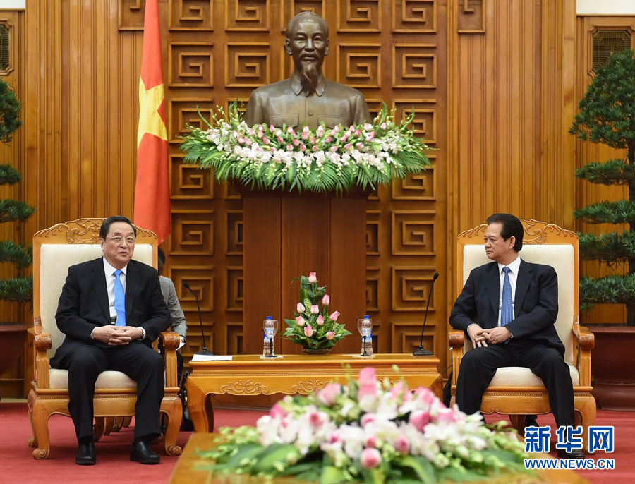12月25日至27日，中共中央政治局常委、全國(guó)政協(xié)主席俞正聲對(duì)越南進(jìn)行正式訪問(wèn)。這是12月26日，俞正聲在河內(nèi)會(huì)見(jiàn)越南政府總理阮晉勇。 新華社記者劉建生攝