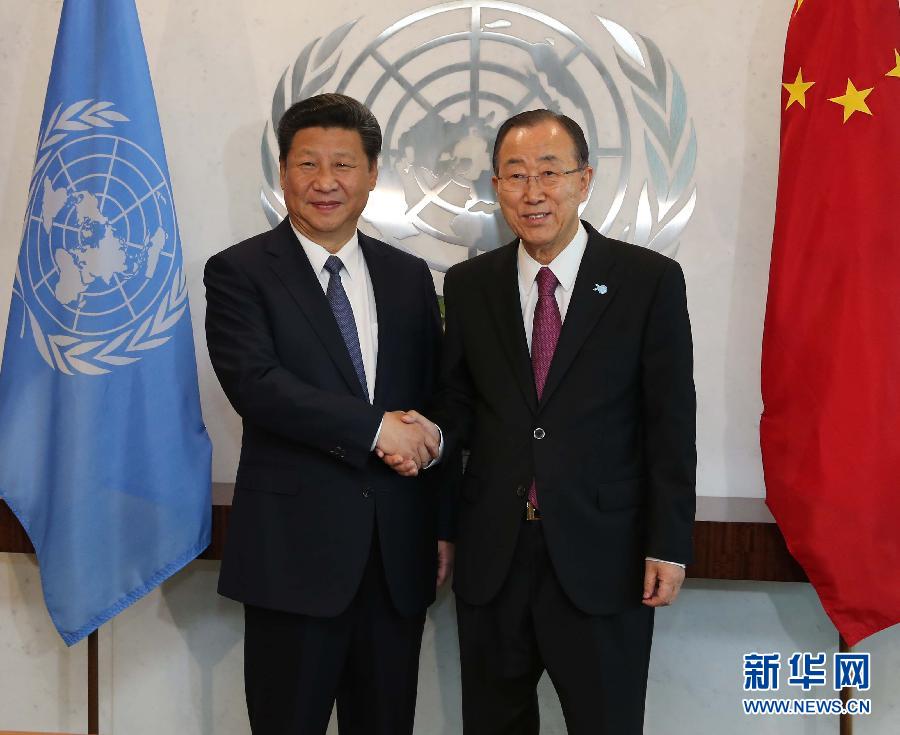 9月26日，國(guó)家主席習(xí)近平在紐約聯(lián)合國(guó)總部會(huì)見(jiàn)聯(lián)合國(guó)秘書長(zhǎng)潘基文。 新華社記者 劉衛(wèi)兵 攝