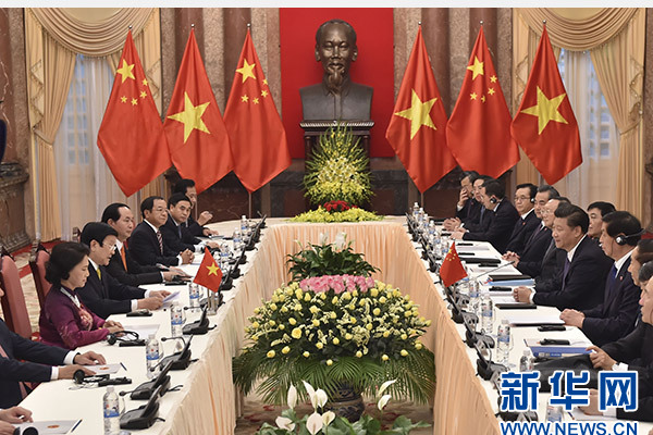 11月6日，中共中央總書記、國(guó)家主席習(xí)近平在河內(nèi)同越南國(guó)家主席張晉創(chuàng)舉行會(huì)談。 新華社記者李濤攝