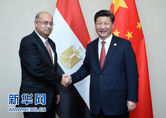 12月4日，國家主席習(xí)近平在約翰內(nèi)斯堡會見埃及總理伊斯梅爾。新華社記者 張鐸 攝 