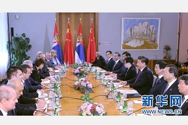 6月18日，國(guó)家主席習(xí)近平在貝爾格萊德同塞爾維亞總統(tǒng)尼科利奇舉行會(huì)談。 新華社記者 馬占成 攝