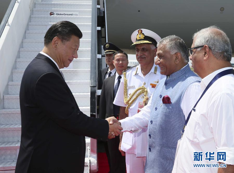 10月15日，國家主席習(xí)近平抵達(dá)印度果阿，應(yīng)印度總理莫迪邀請，出席金磚國家領(lǐng)導(dǎo)人第八次會晤。 新華社記者蘭紅光攝 