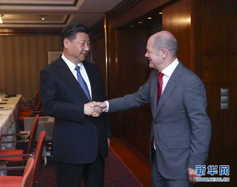 7月6日，國(guó)家主席習(xí)近平在漢堡會(huì)見漢堡市市長(zhǎng)肖爾茨。 新華社記者謝環(huán)馳 攝