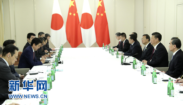 7月8日，國(guó)家主席習(xí)近平應(yīng)約在漢堡會(huì)見(jiàn)日本首相安倍晉三。新華社記者 馬占成 攝