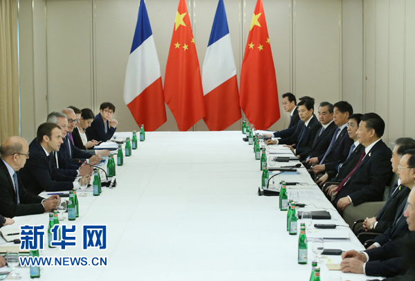 7月8日，國家主席習(xí)近平在漢堡會見法國總統(tǒng)馬克龍。新華社記者 姚大偉 攝