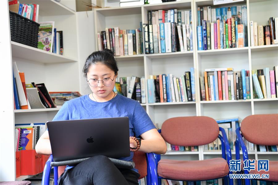 （國際·圖文互動）（3）通訊：“Kia Ora，都來吧，漢語學習發(fā)了芽”——新西蘭羅托魯阿初級中學中文助教的夢想