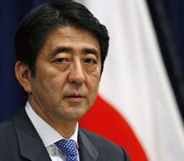 2013，安倍的“狂人日記”