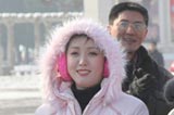 高清：衛(wèi)星發(fā)射成功 平壤街頭出現(xiàn)小規(guī)模慶?；顒?dòng)